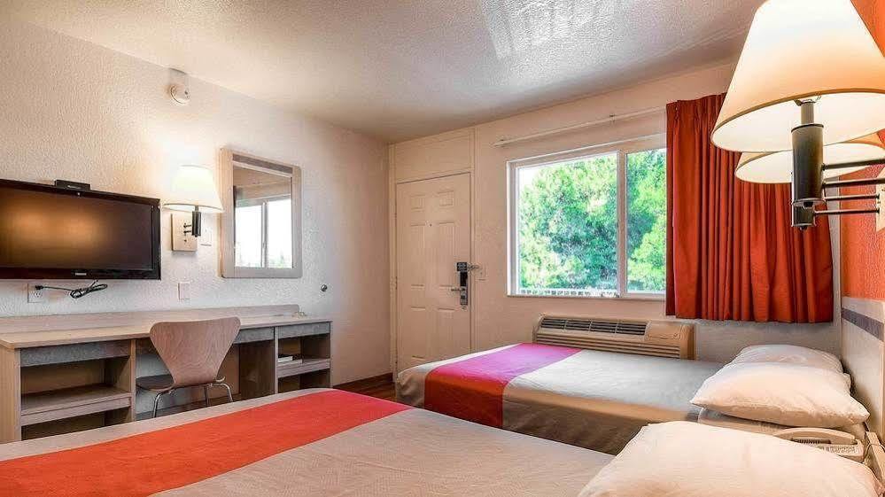 Motel 6 Riverside, Ca - Ucr East 외부 사진